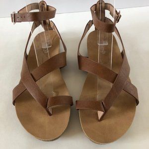 TWISTY Flat Sandal